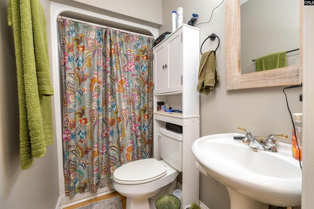 1404 Dog Island Rd, Bishopville, SC 29010