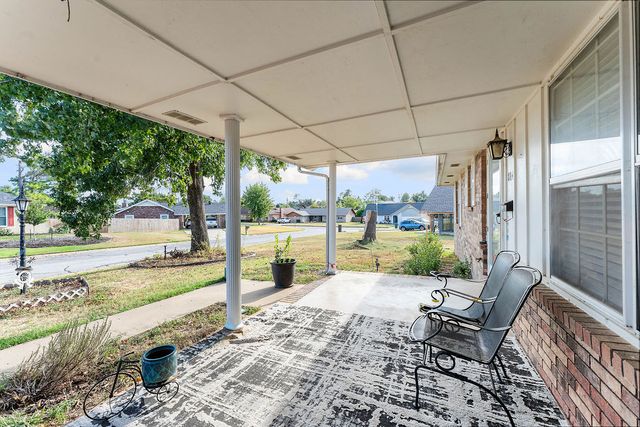 814 Orleans Drive, Rogers, AR 72758