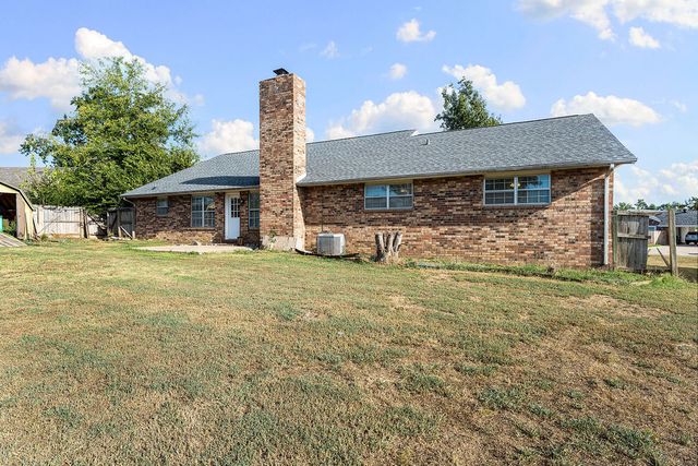 814 Orleans Drive, Rogers, AR 72758