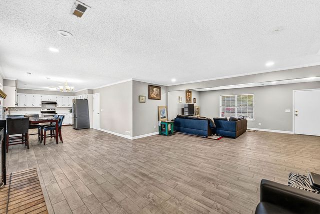 814 Orleans Drive, Rogers, AR 72758