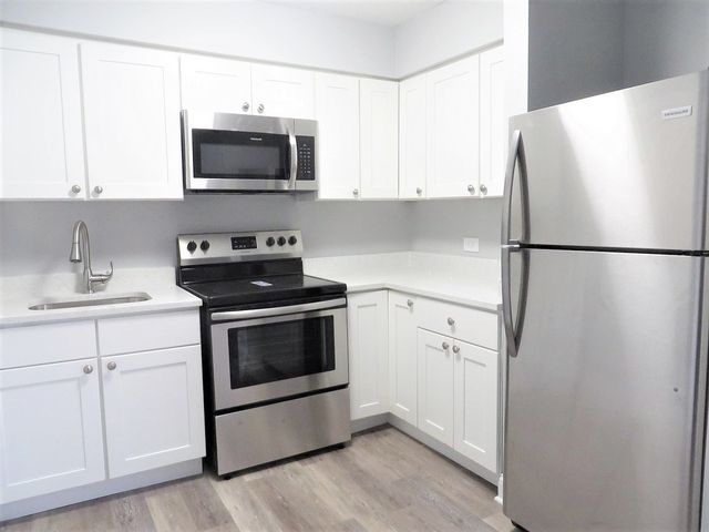 1100 N Wheeling Road 2A, Mount Prospect, IL 60056