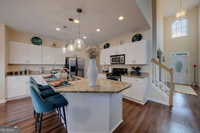 3204 Clubside View Court, Snellville, GA 30039