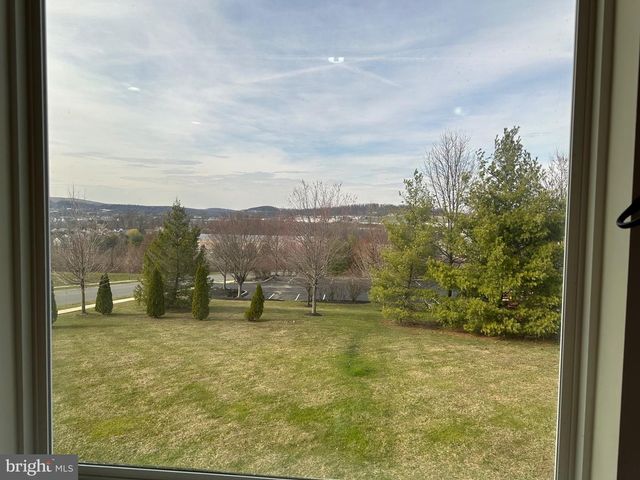 279 MERWOOD DR, Morgantown, PA 19543