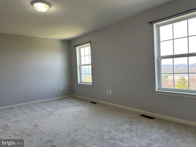 279 MERWOOD DR, Morgantown, PA 19543