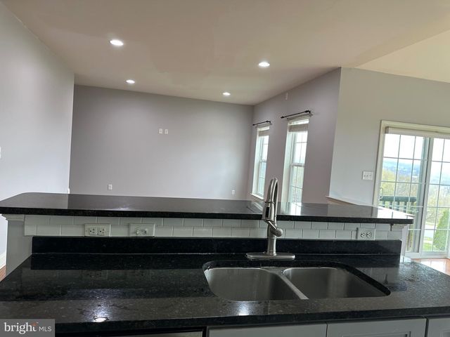 279 MERWOOD DR, Morgantown, PA 19543