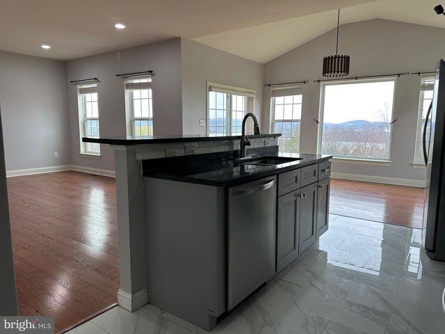 279 MERWOOD DR, Morgantown, PA 19543