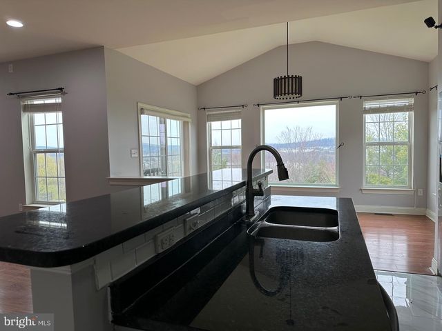 279 MERWOOD DR, Morgantown, PA 19543