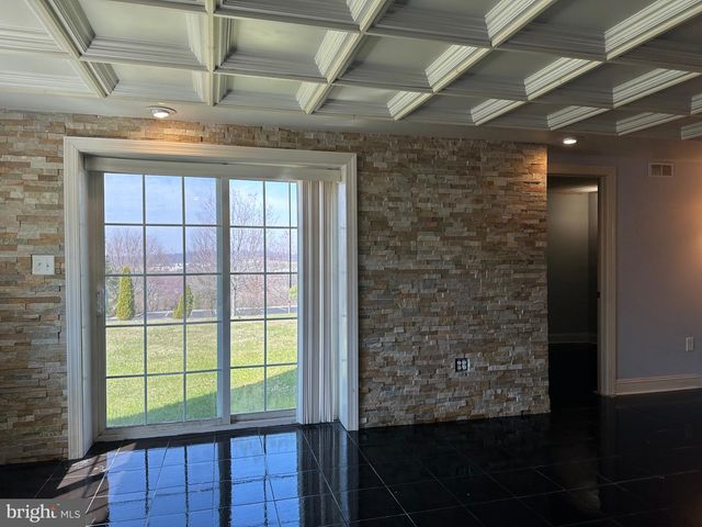 279 MERWOOD DR, Morgantown, PA 19543