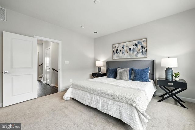 13220 LAKE WATERVIEW WAY, Herndon, VA 20171