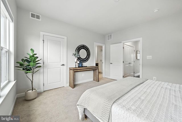13220 LAKE WATERVIEW WAY, Herndon, VA 20171