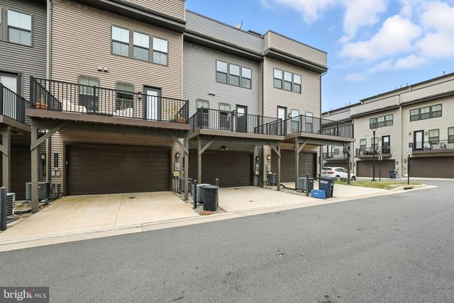13220 LAKE WATERVIEW WAY, Herndon, VA 20171