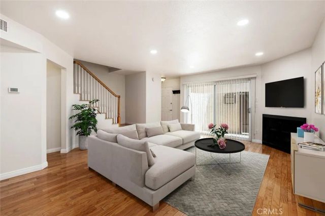 4230 Whitsett Avenue 4, Studio City, CA 91604