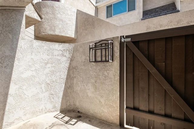 4230 Whitsett Avenue 4, Studio City, CA 91604