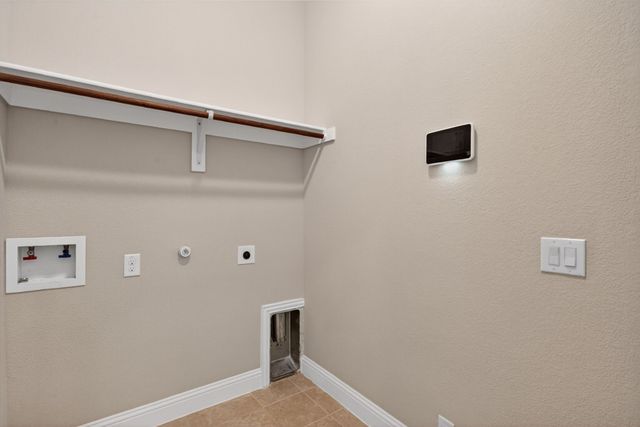 508 Lakeview Drive, Alvarado, TX 76009