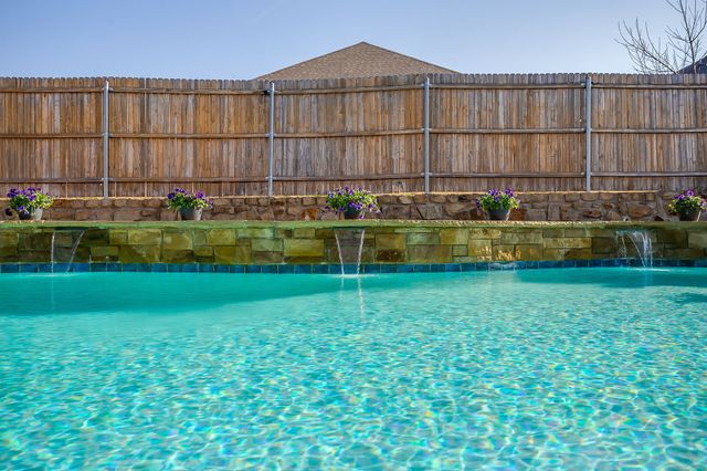 508 Lakeview Drive, Alvarado, TX 76009