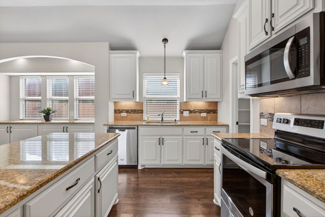 508 Lakeview Drive, Alvarado, TX 76009