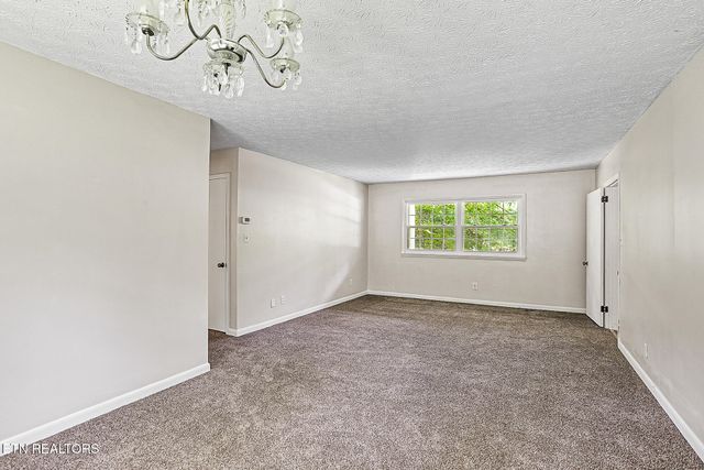 107 Underwood Rd., Oak Ridge, TN 37830