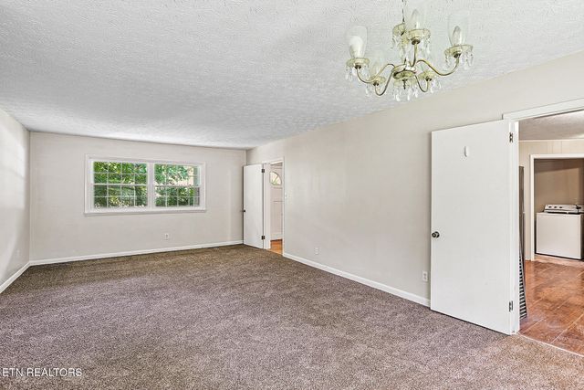 107 Underwood Rd., Oak Ridge, TN 37830
