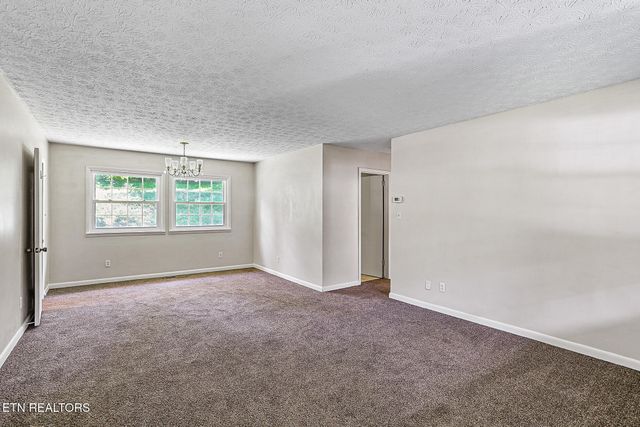 107 Underwood Rd., Oak Ridge, TN 37830