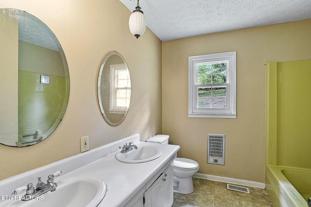 107 Underwood Rd., Oak Ridge, TN 37830