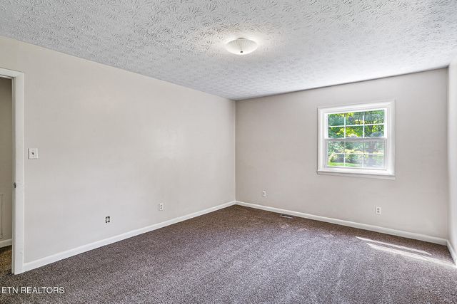107 Underwood Rd., Oak Ridge, TN 37830