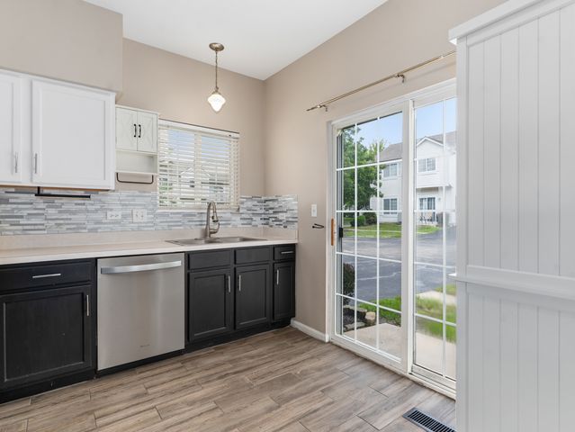 57 Braxton Lane 57, Aurora, IL 60504