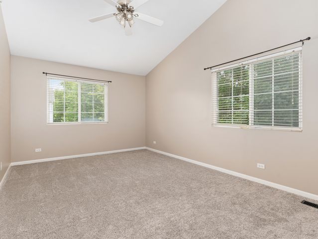 57 Braxton Lane 57, Aurora, IL 60504