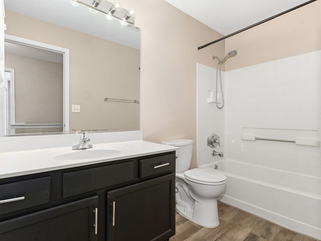 57 Braxton Lane 57, Aurora, IL 60504