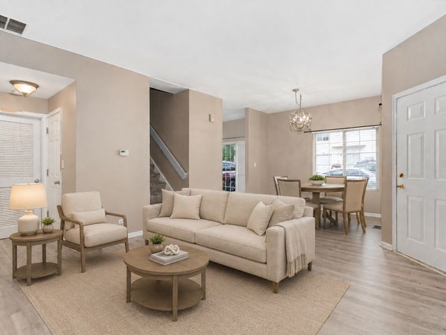 57 Braxton Lane 57, Aurora, IL 60504