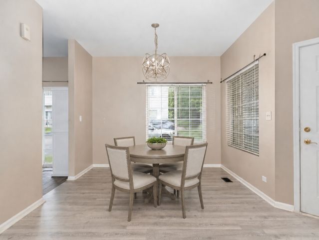 57 Braxton Lane 57, Aurora, IL 60504