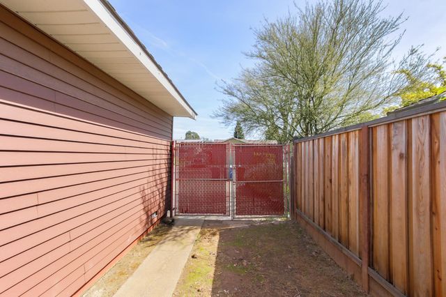 10551 Catawba Way, Rancho Cordova, CA 95670