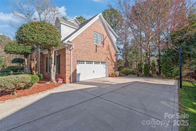 5101 Belicourt Drive, Charlotte, NC 28277