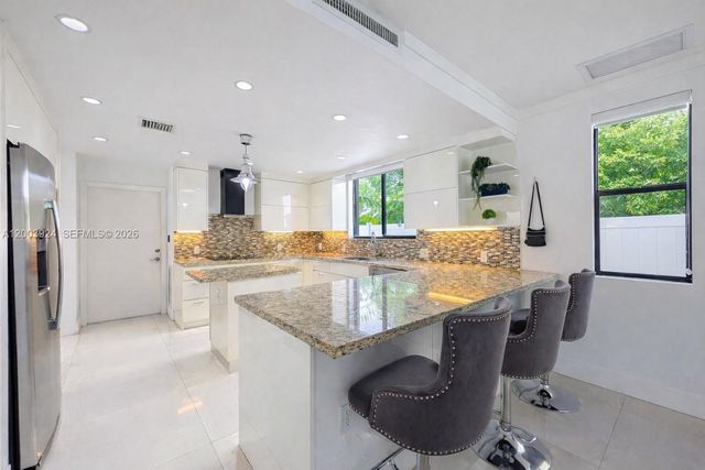 471 SW 30th Rd, Miami, FL 33129