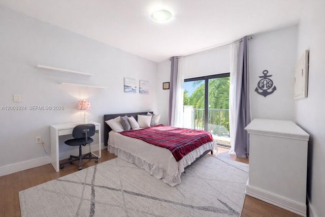 471 SW 30th Rd, Miami, FL 33129