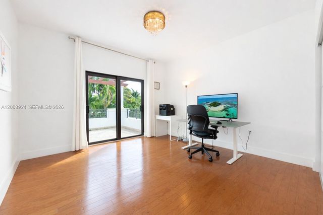 471 SW 30th Rd, Miami, FL 33129