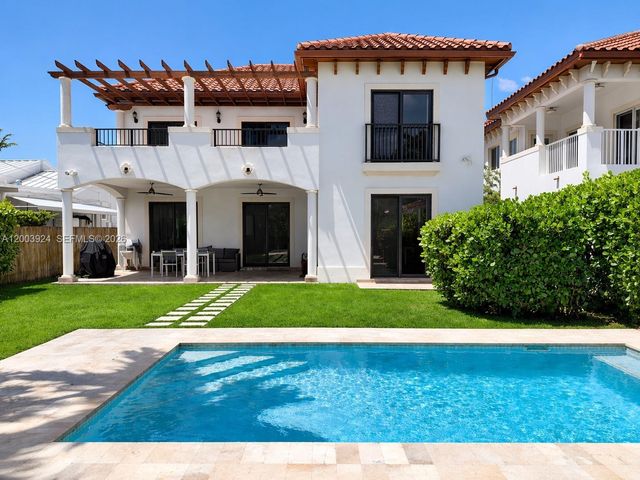 471 SW 30th Rd, Miami, FL 33129