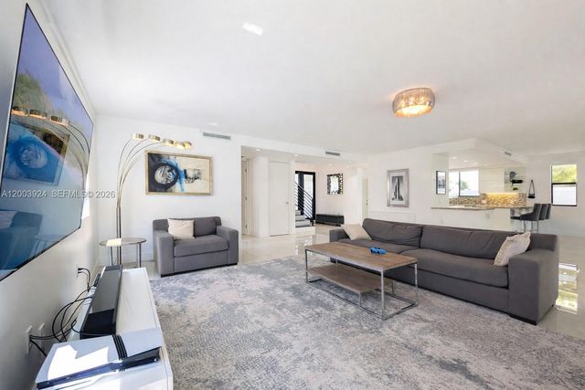 471 SW 30th Rd, Miami, FL 33129