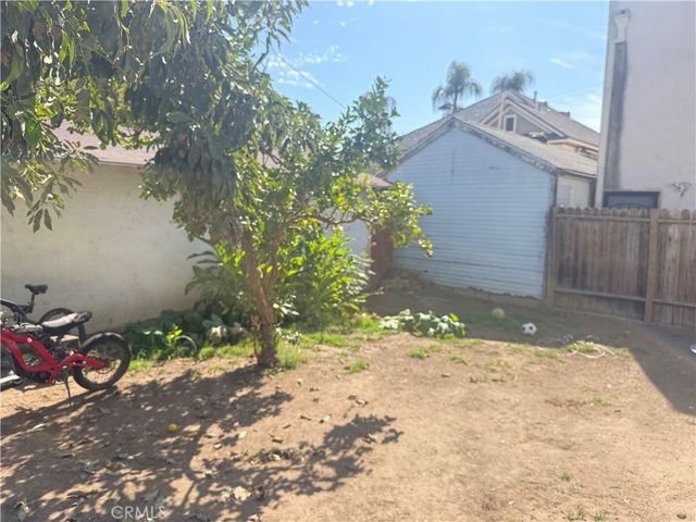 1102 French, Santa Ana, CA 92701
