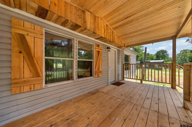 180 An County Road 4251, Palestine, TX 75803