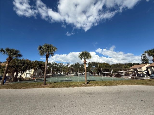 2632 HIDDEN LAKE DRIVE N H, Sarasota, FL 34237