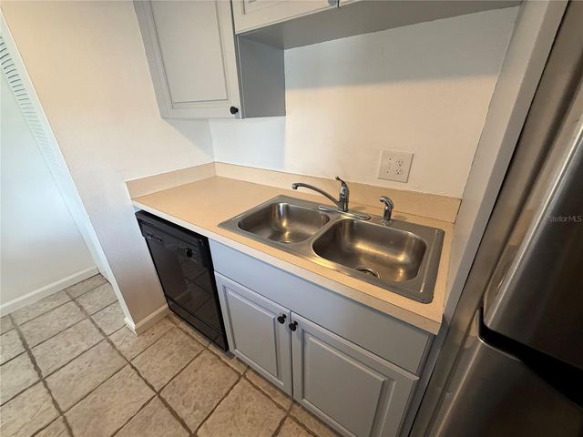 2632 HIDDEN LAKE DRIVE N H, Sarasota, FL 34237