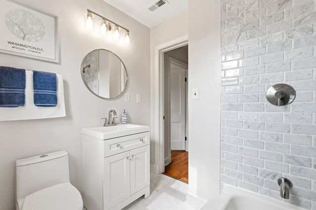 1115 42ND ST NE, Washington, DC 20019
