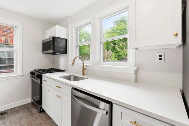 1115 42ND ST NE, Washington, DC 20019