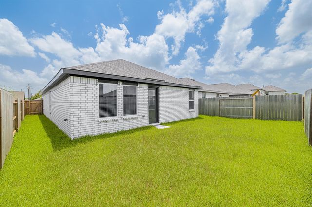 1531 Gentle Wind Court, Angleton, TX 77515