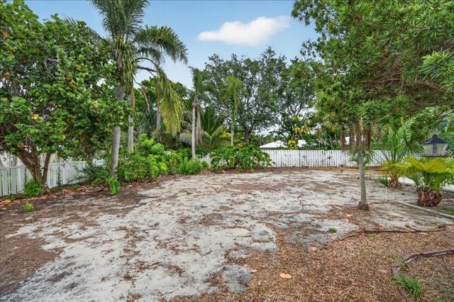 1907 78TH STREET NW, Bradenton, FL 34209