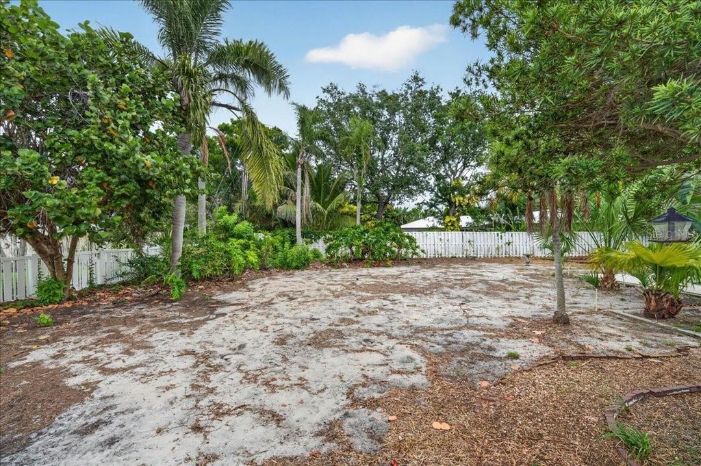 Image 74 of property listing at 1907 78TH STREET NW, Bradenton, FL 34209