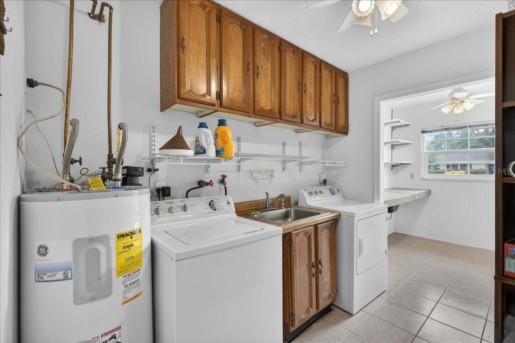 Image 75 of property listing at 1907 78TH STREET NW, Bradenton, FL 34209