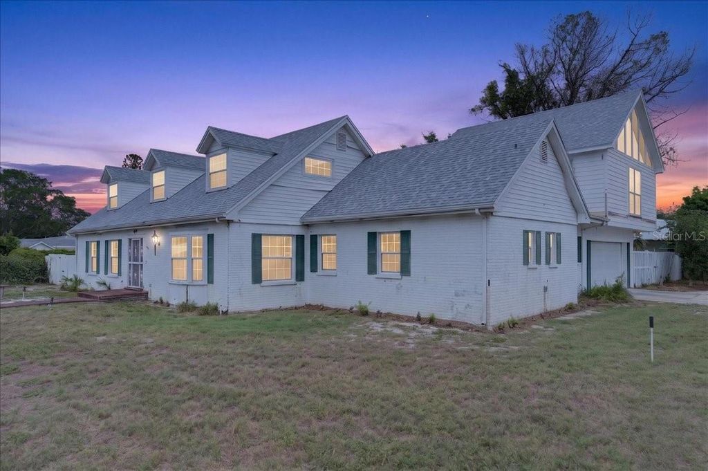 Image 84 of property listing at 1907 78TH STREET NW, Bradenton, FL 34209