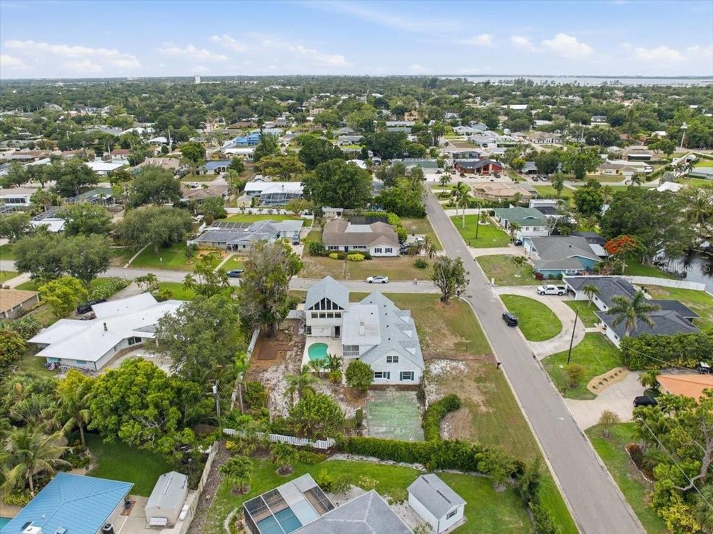 Image 88 of property listing at 1907 78TH STREET NW, Bradenton, FL 34209