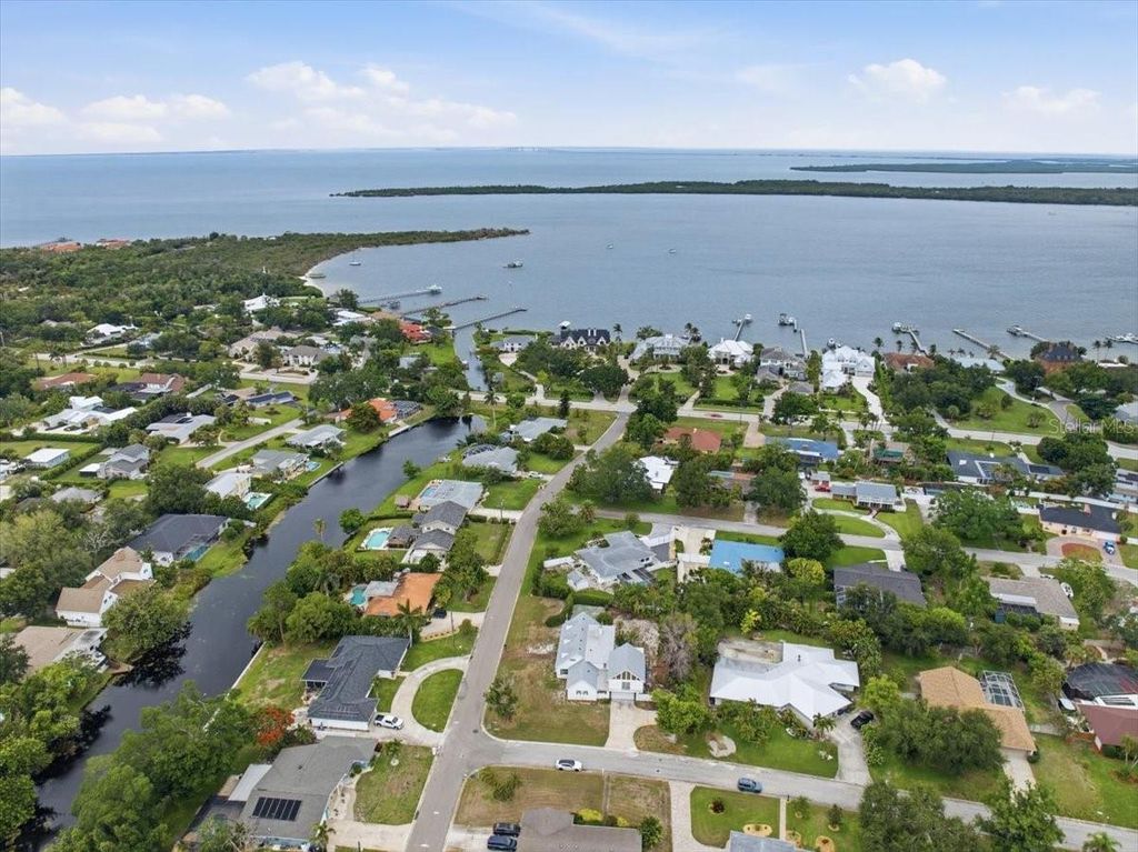 Image 96 of property listing at 1907 78TH STREET NW, Bradenton, FL 34209